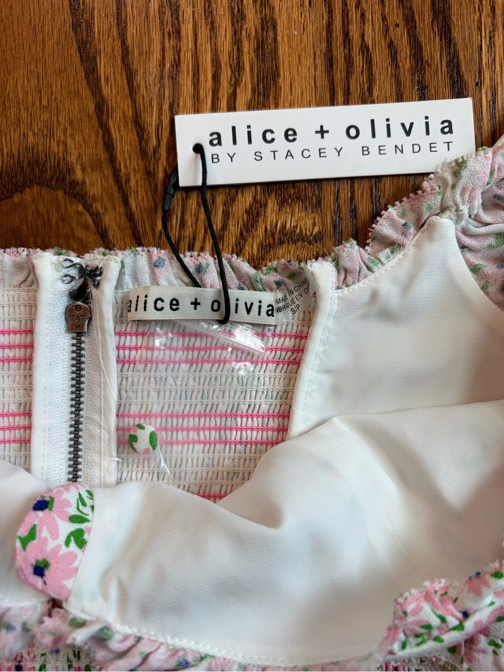 NWT Alice + Olivia Rianna Puff Sleeve Floral Cropped Top Monterey Ditsy Soft Wht - Picture 9 of 12